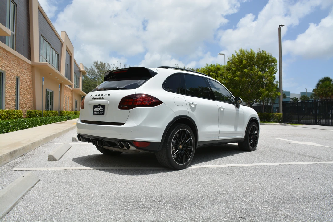 2013 Porsche 958 Cayenne Turbo - Image 9 of 31