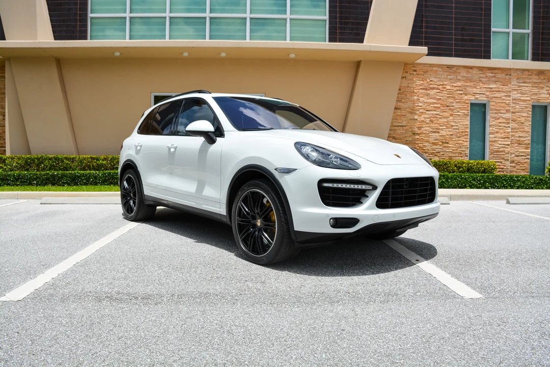 2013 Porsche 958 Cayenne Turbo - Image 2 of 31