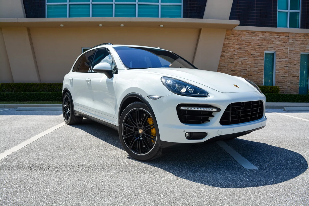 2013 Porsche 958 Cayenne Turbo - Image 3 of 31