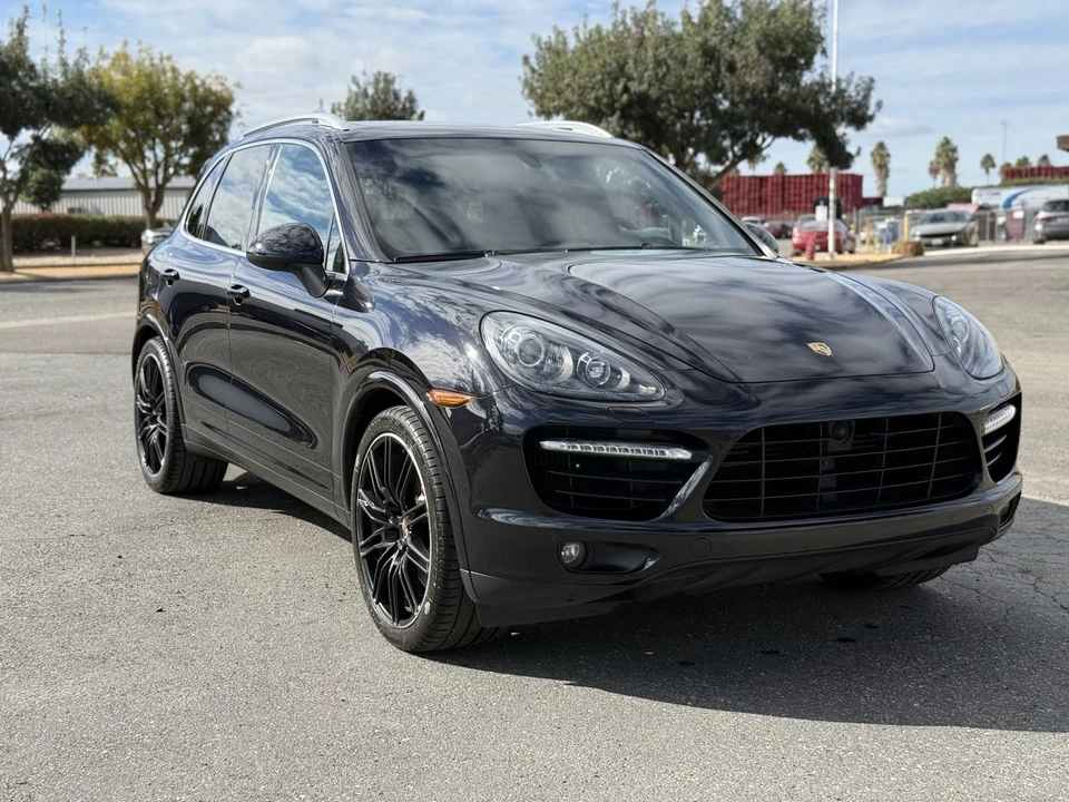 2013 Porsche 958 Cayenne Turbo - Image 10 of 31