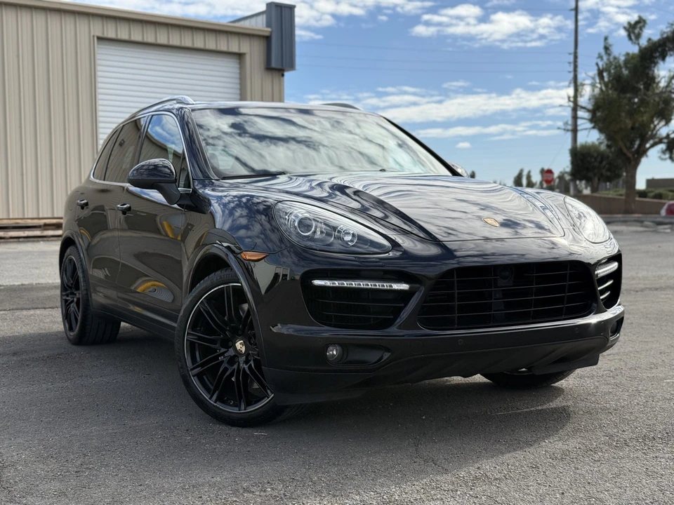 2013 Porsche 958 Cayenne Turbo - Image 2 of 31