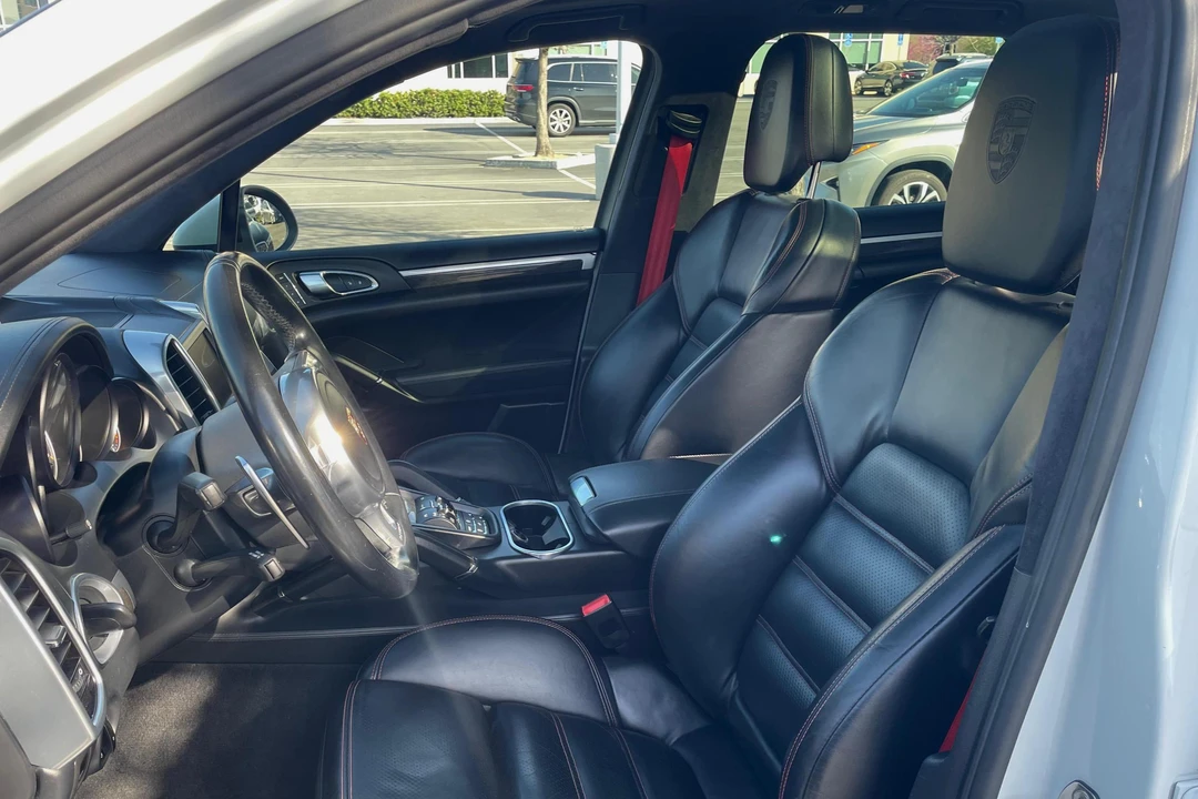 2013 Porsche 958 Cayenne Turbo - Image 7 of 8