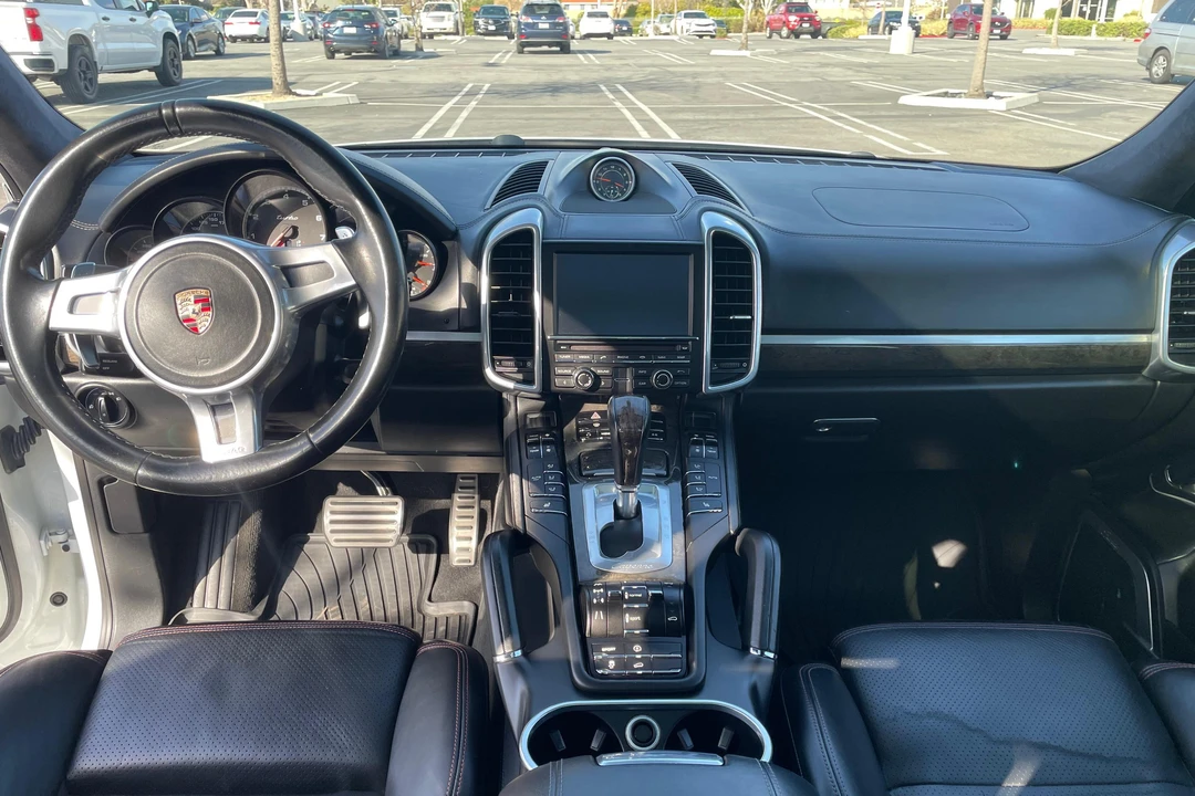 2013 Porsche 958 Cayenne Turbo - Image 6 of 8