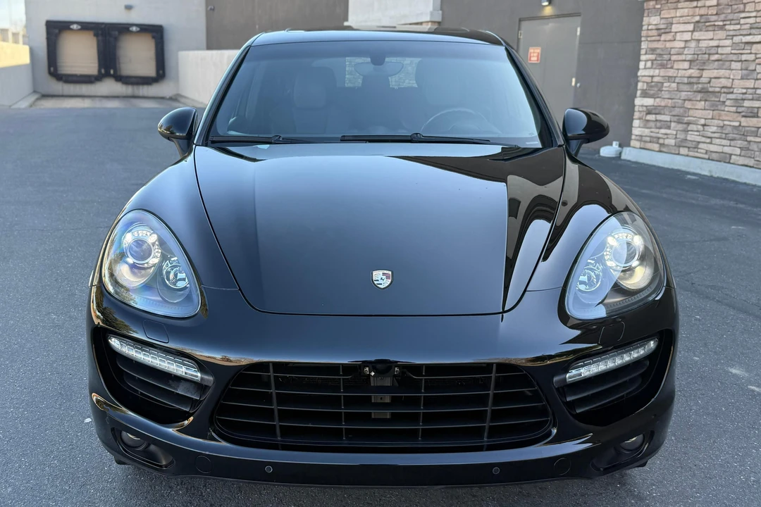 2013 Porsche 958 Cayenne Turbo - Image 2 of 31