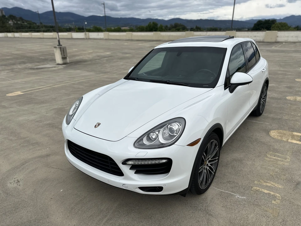 2013 Porsche 958 Cayenne Turbo - Image 11 of 31
