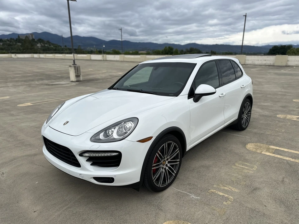 2013 Porsche 958 Cayenne Turbo - Image 9 of 31