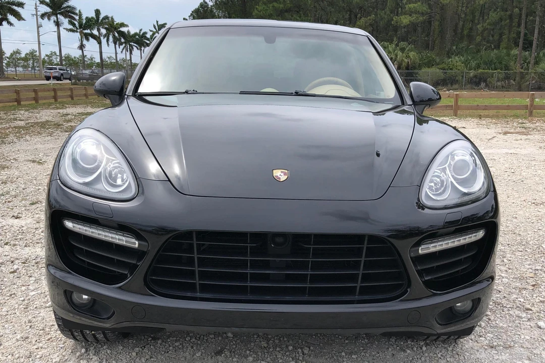 2013 Porsche 958 Cayenne Turbo - Image 2 of 31