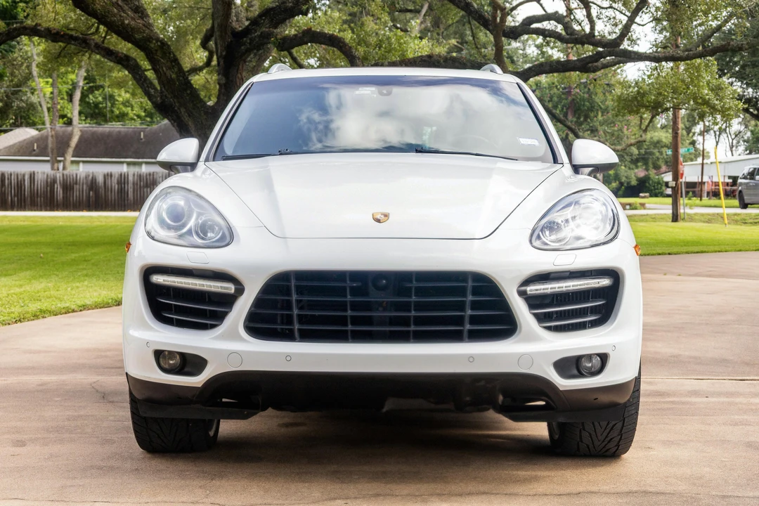 2013 Porsche 958 Cayenne Turbo - Image 2 of 31