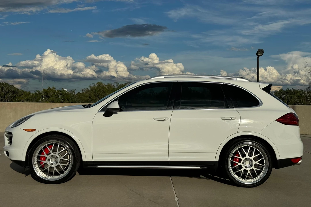 2013 Porsche 958 Cayenne Turbo - Image 10 of 31