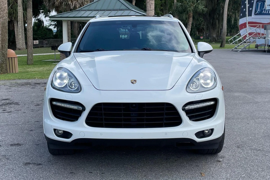 2013 Porsche 958 Cayenne Turbo - Image 2 of 31