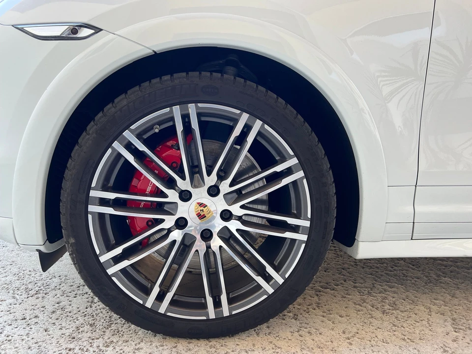 2013 Porsche 958 Cayenne Turbo - Image 9 of 15