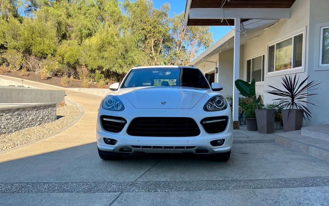 2013 Porsche 958 Cayenne Turbo - Image 2 of 15