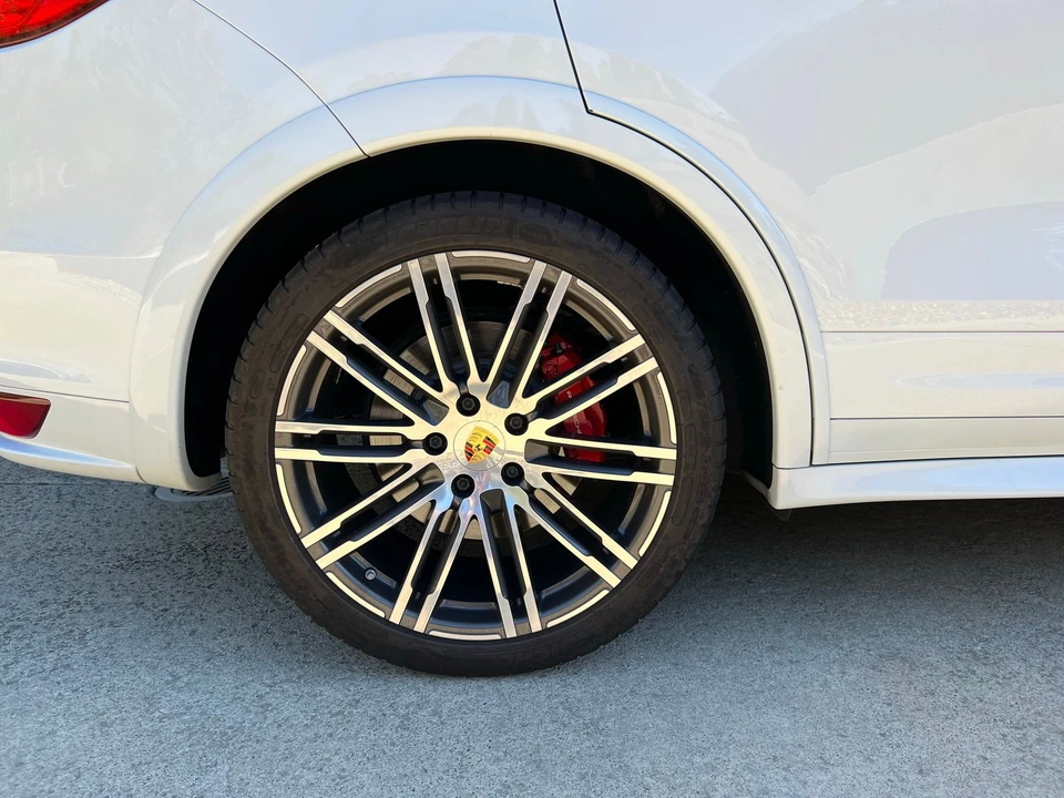 2013 Porsche 958 Cayenne Turbo - Image 12 of 15