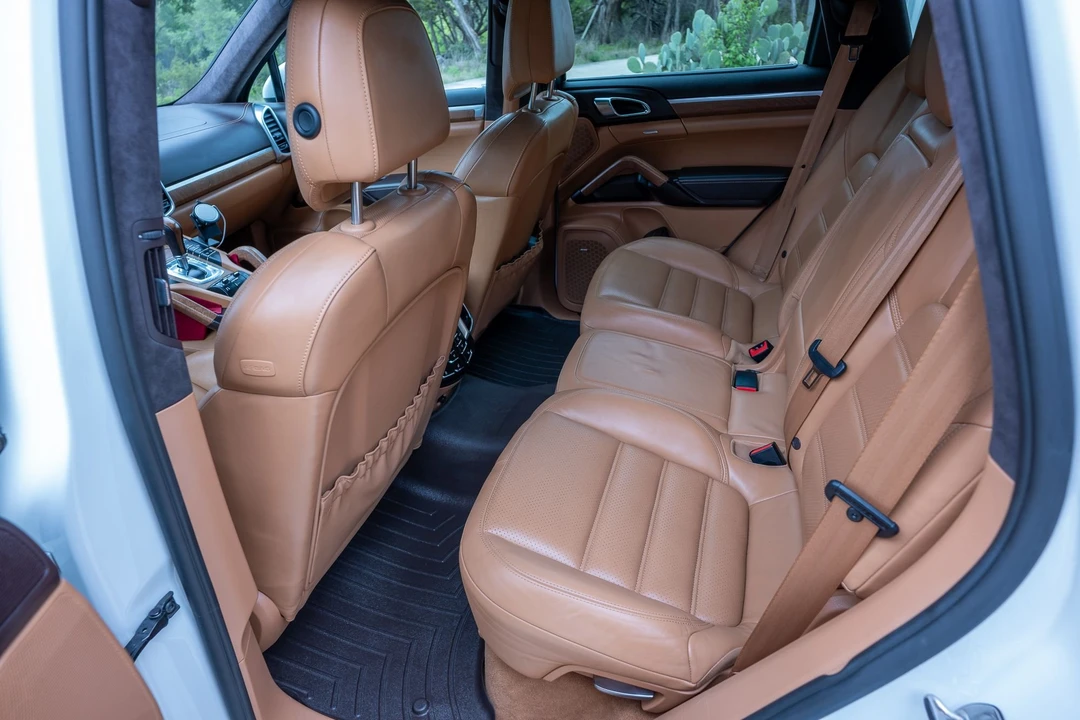 2013 Porsche 958 Cayenne Turbo - Image 2 of 31