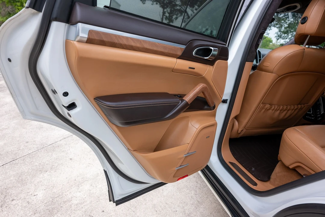 2013 Porsche 958 Cayenne Turbo - Image 3 of 31