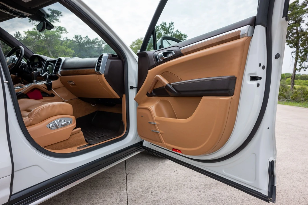 2013 Porsche 958 Cayenne Turbo - Image 8 of 31
