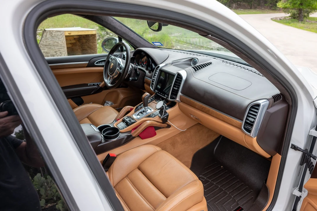 2013 Porsche 958 Cayenne Turbo - Image 9 of 31