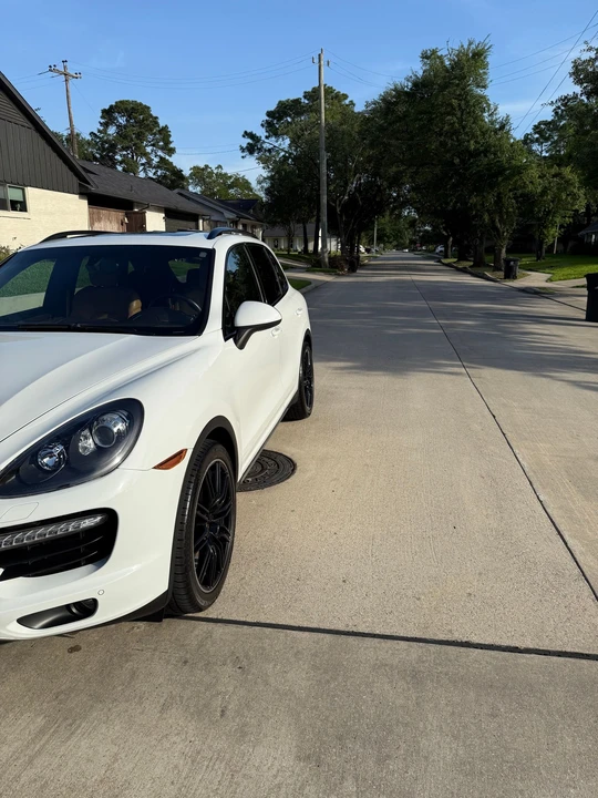 2013 Porsche 958 Cayenne Turbo - Image 2 of 31