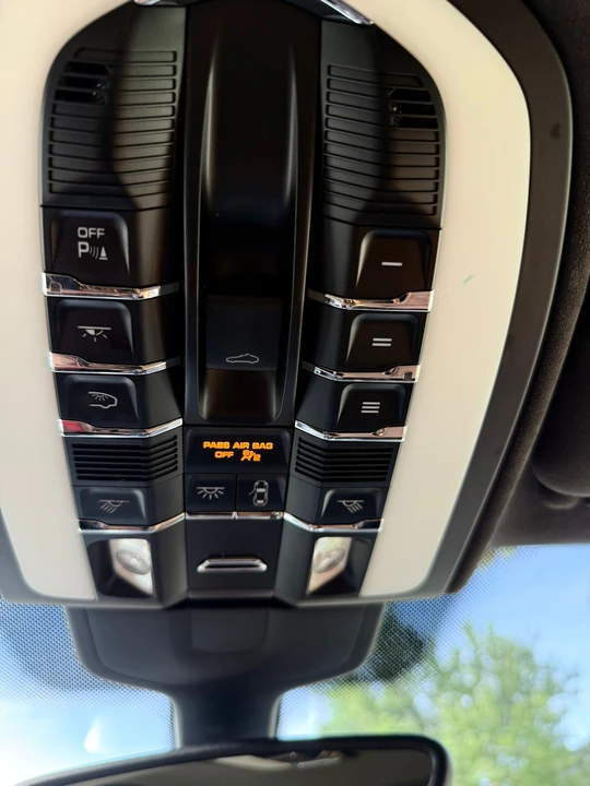 2013 Porsche 958 Cayenne Turbo - Image 16 of 31