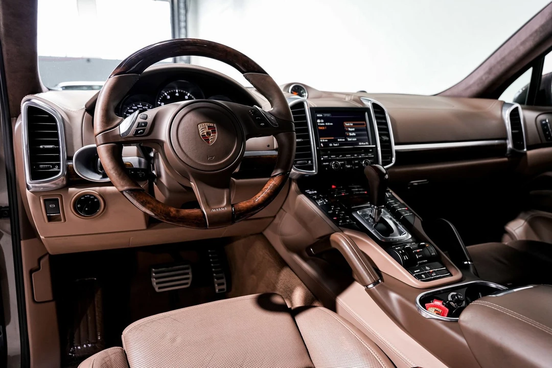 2013 Porsche Cayenne - Image 9 of 31