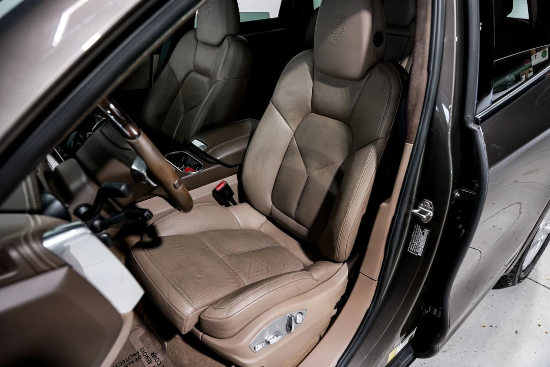 2013 Porsche Cayenne - Image 23 of 31