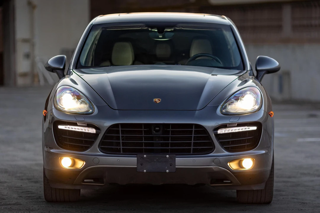 2013 Porsche 958 Cayenne Turbo - Image 2 of 31