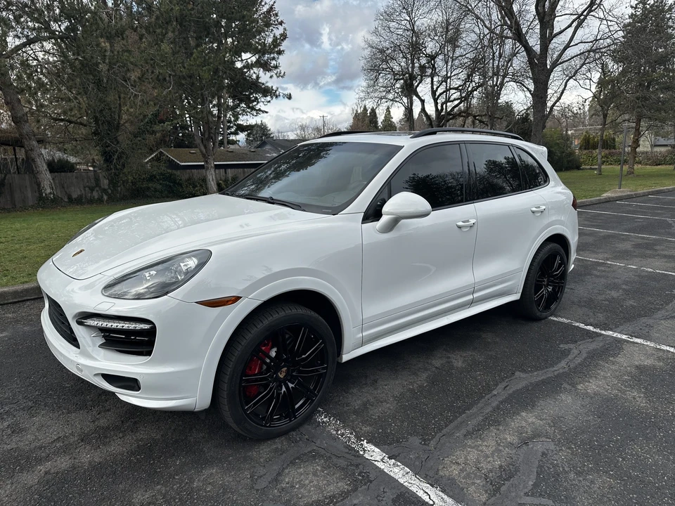 2013 Porsche 958 Cayenne Turbo - Image 2 of 31