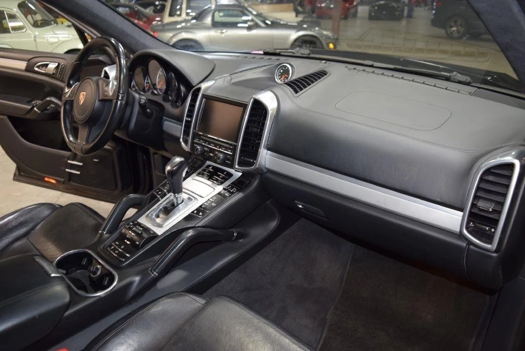 2013 Porsche 958 Cayenne Turbo - Image 25 of 31