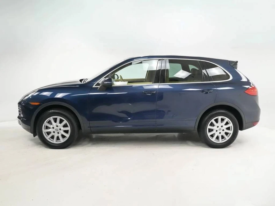 2013 Porsche 958 Cayenne - Image 2 of 5