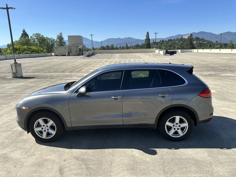2013 Porsche 958 Cayenne - Image 11 of 31