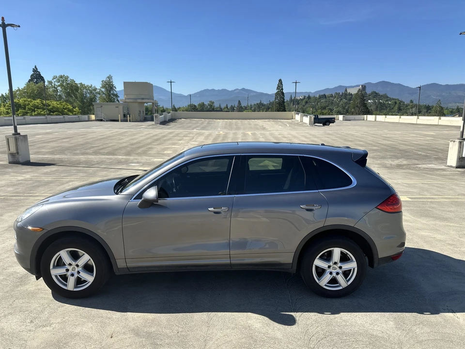 2013 Porsche 958 Cayenne - Image 9 of 31