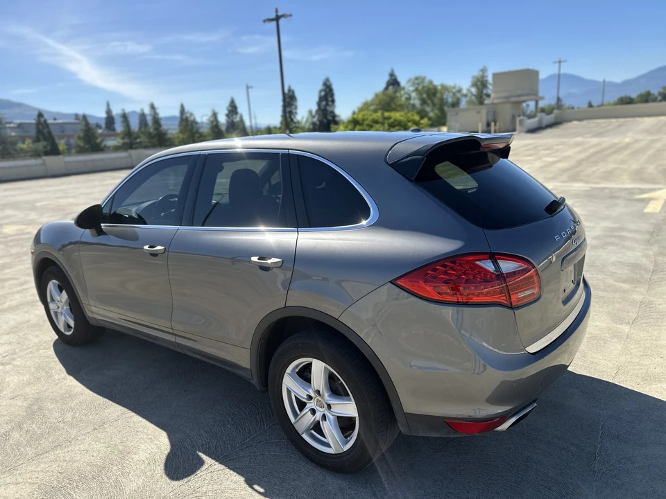 2013 Porsche 958 Cayenne - Image 15 of 31