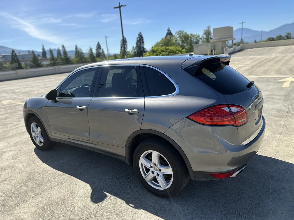 2013 Porsche 958 Cayenne - Image 13 of 31