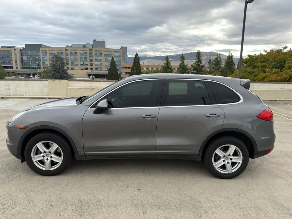 2013 Porsche 958 Cayenne - Image 12 of 31