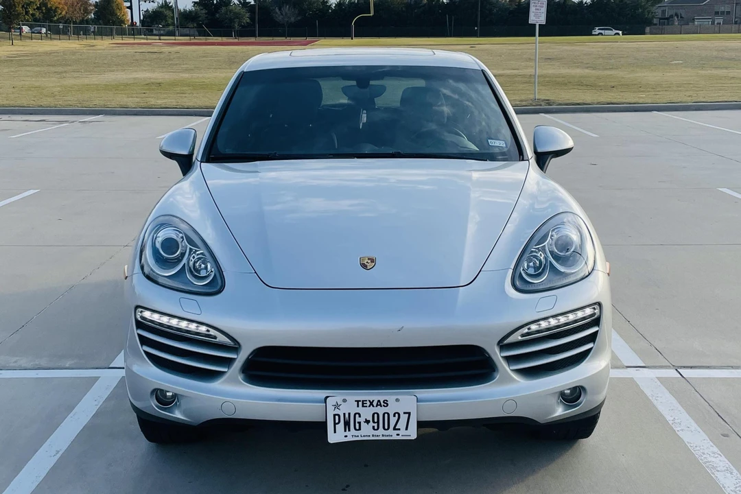 2013 Porsche 958 Cayenne - Image 2 of 31