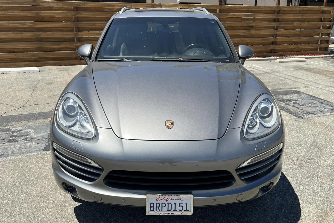 2013 Porsche 958 Cayenne - Image 2 of 7