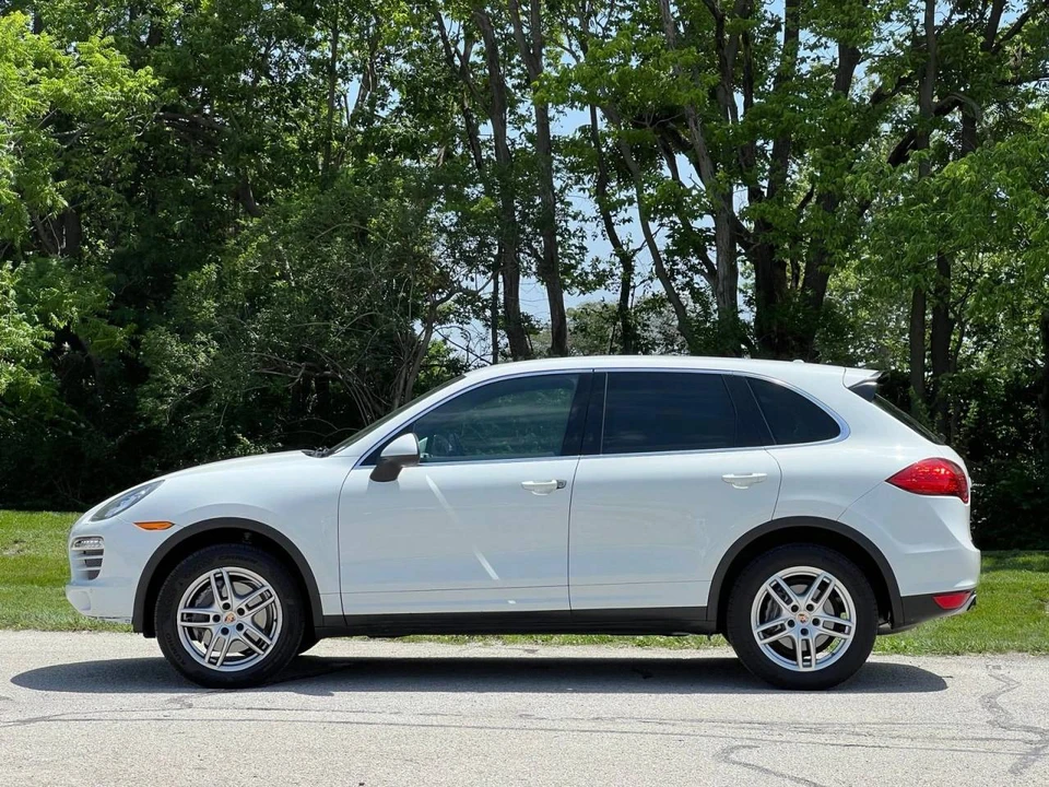 2013 Porsche 958 Cayenne - Image 2 of 5