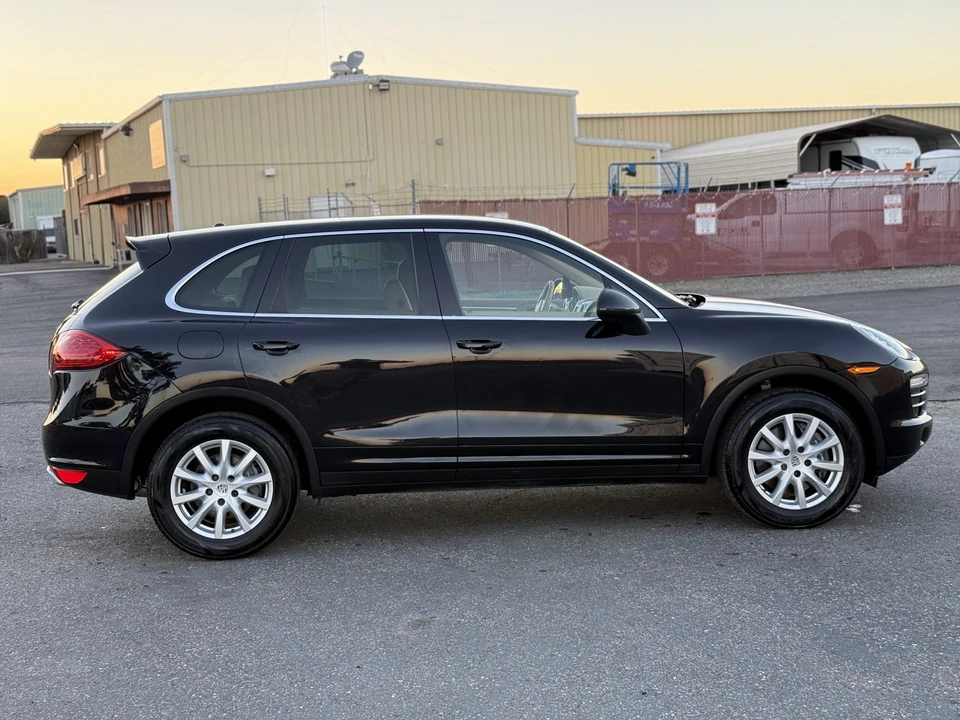 2013 Porsche 958 Cayenne - Image 13 of 31