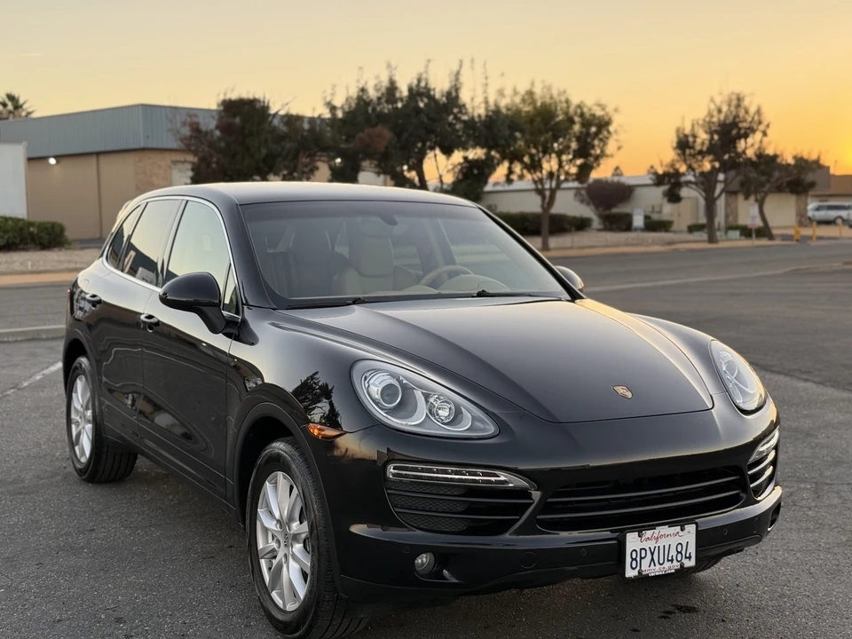 2013 Porsche 958 Cayenne - Image 2 of 31