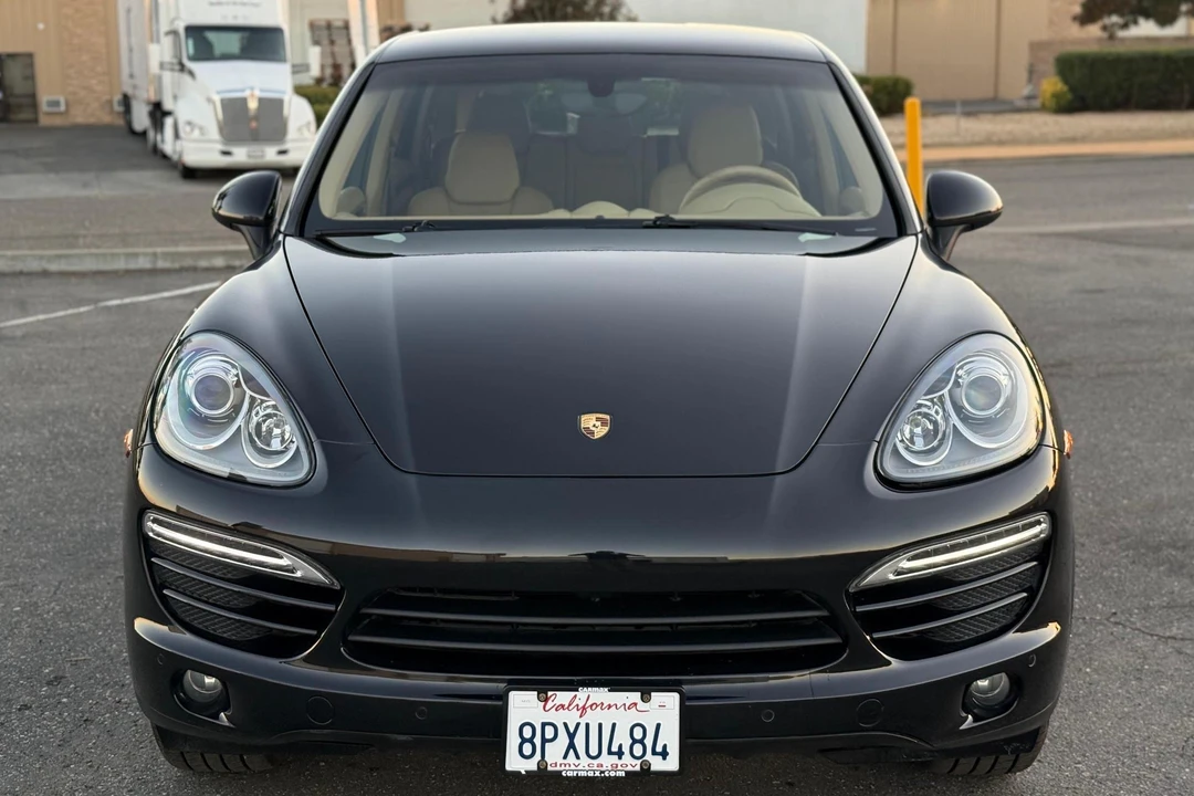 2013 Porsche 958 Cayenne - Image 2 of 31