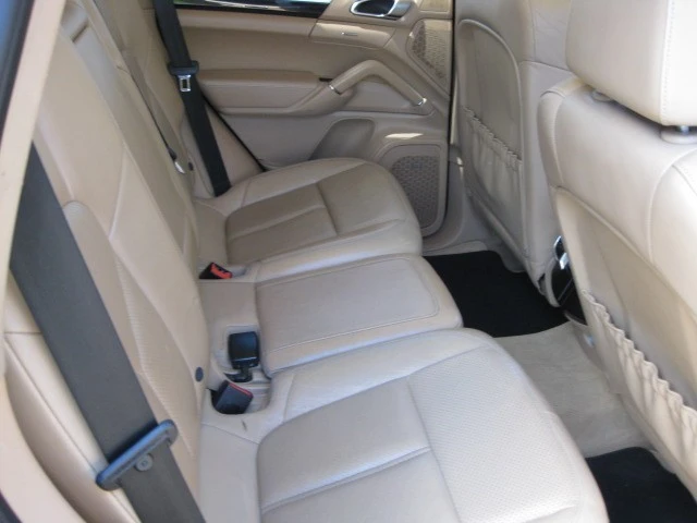 2013 Porsche 958 Cayenne - Image 13 of 20