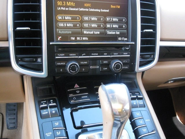 2013 Porsche 958 Cayenne - Image 10 of 20