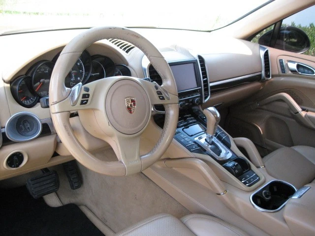 2013 Porsche 958 Cayenne - Image 7 of 20