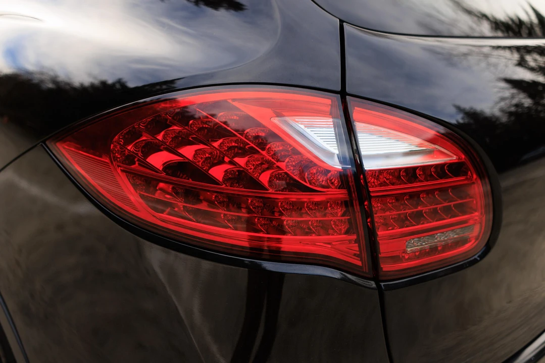 2013 Porsche 958 Cayenne - Image 18 of 31