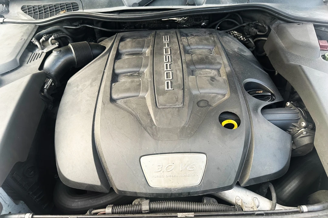 2013 Porsche 958 Cayenne - Image 10 of 20