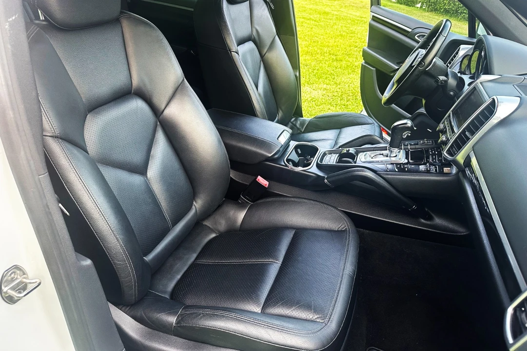 2013 Porsche 958 Cayenne - Image 15 of 20