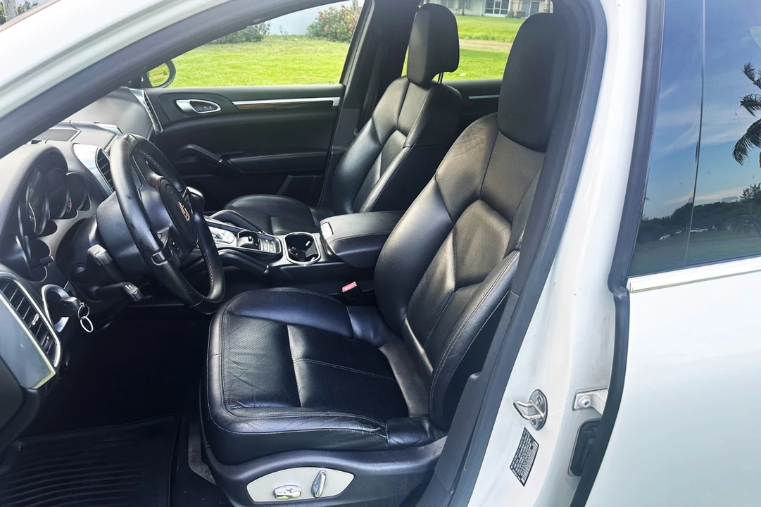 2013 Porsche 958 Cayenne - Image 11 of 20