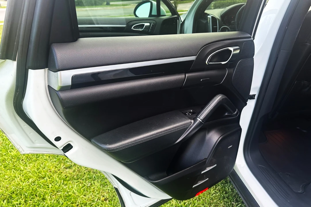 2013 Porsche 958 Cayenne - Image 17 of 20