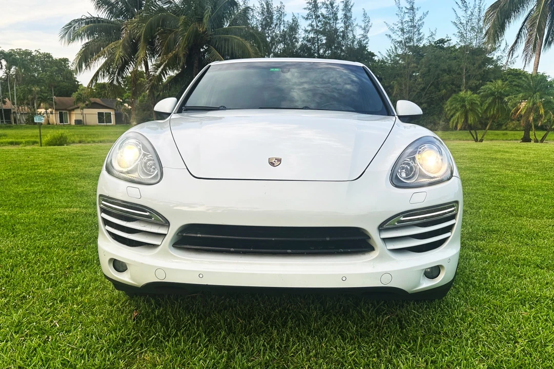 2013 Porsche 958 Cayenne - Image 2 of 20