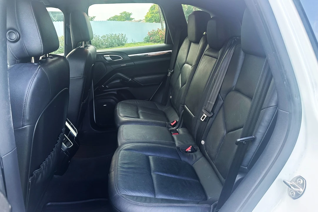 2013 Porsche 958 Cayenne - Image 12 of 20